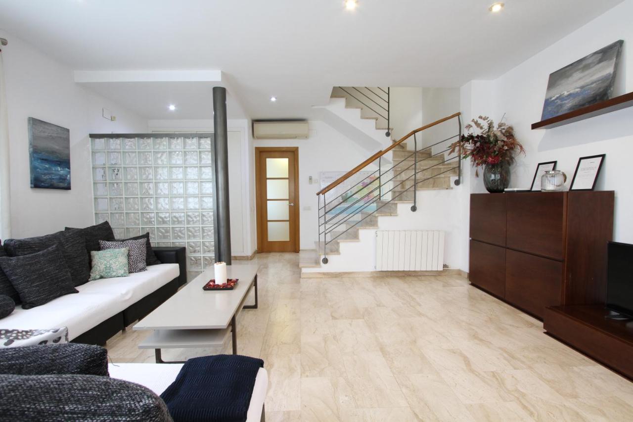 Beach House Castelldefels Esterno foto