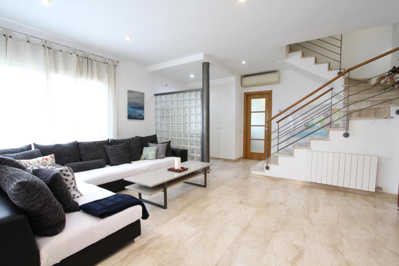 Beach House Castelldefels Esterno foto