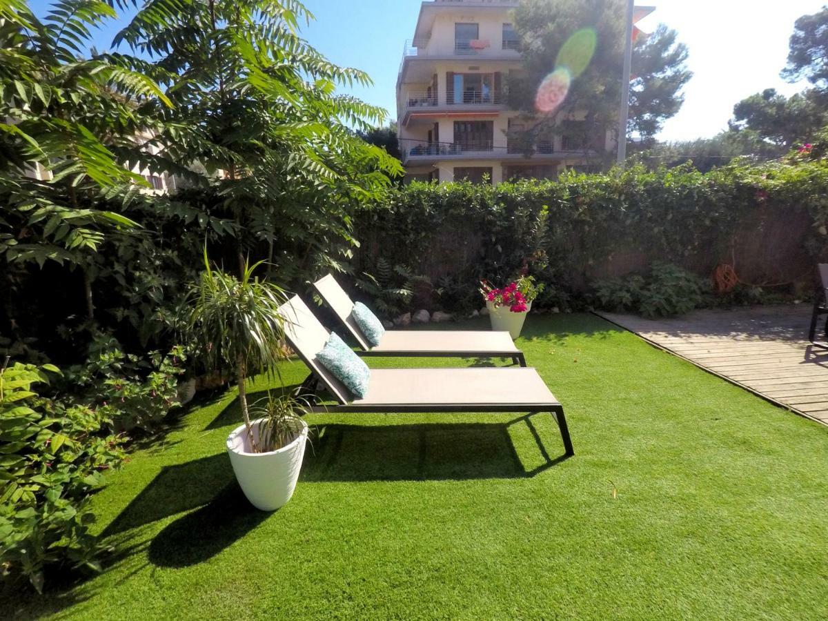 Beach House Castelldefels Esterno foto