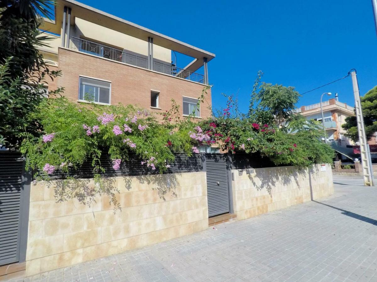 Beach House Castelldefels Esterno foto