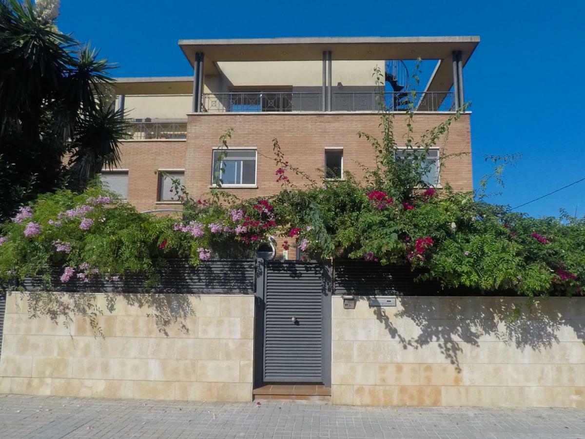 Beach House Castelldefels Esterno foto