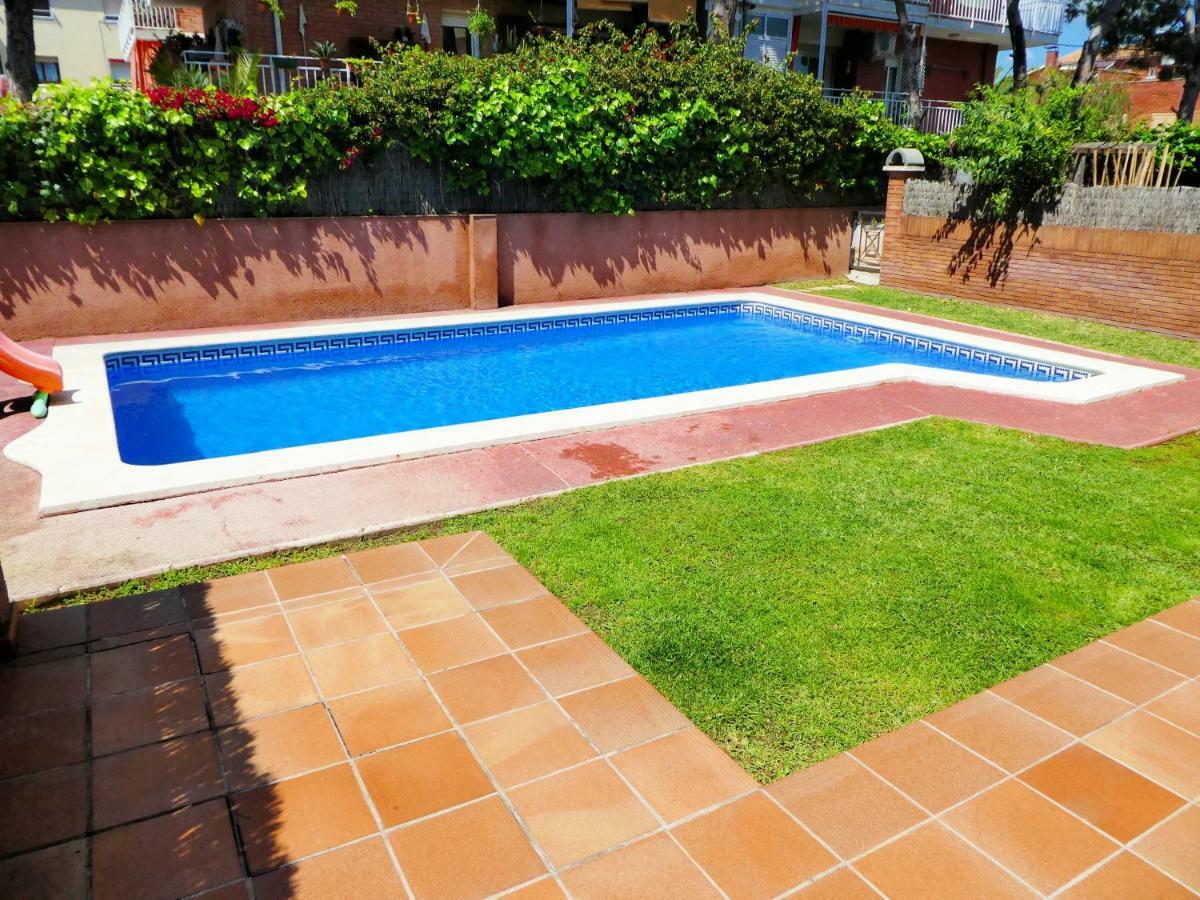 Beach House Castelldefels Esterno foto
