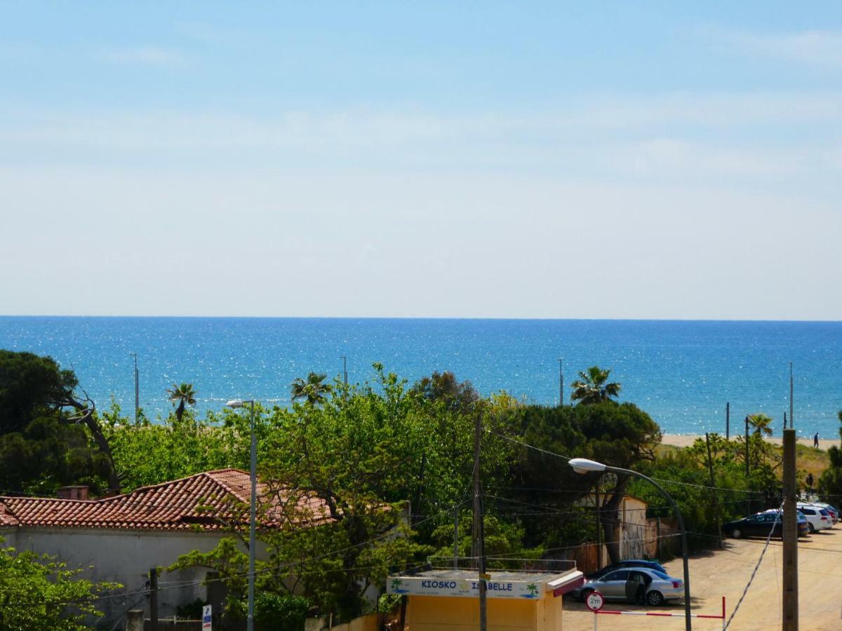 Beach House Castelldefels Esterno foto